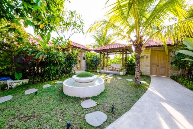Shared Garden, Entrance to Complex